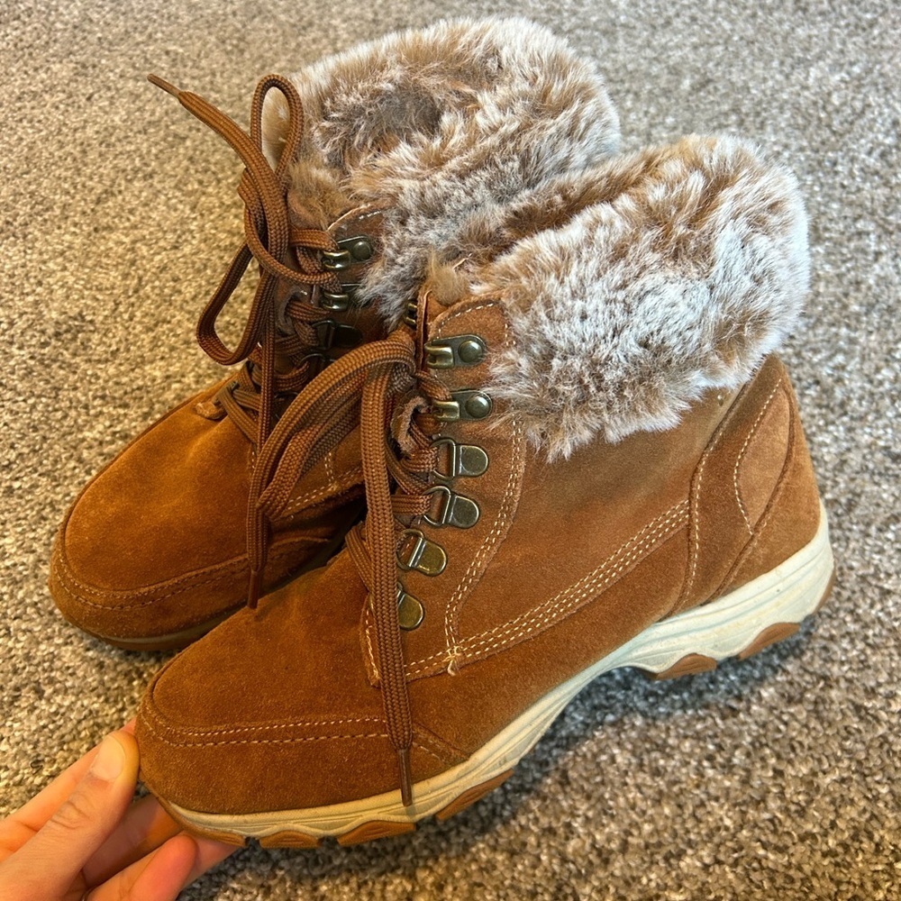 Bass chestnut Suede and leather Fur-Lined outdoor snow/winter lace up boots